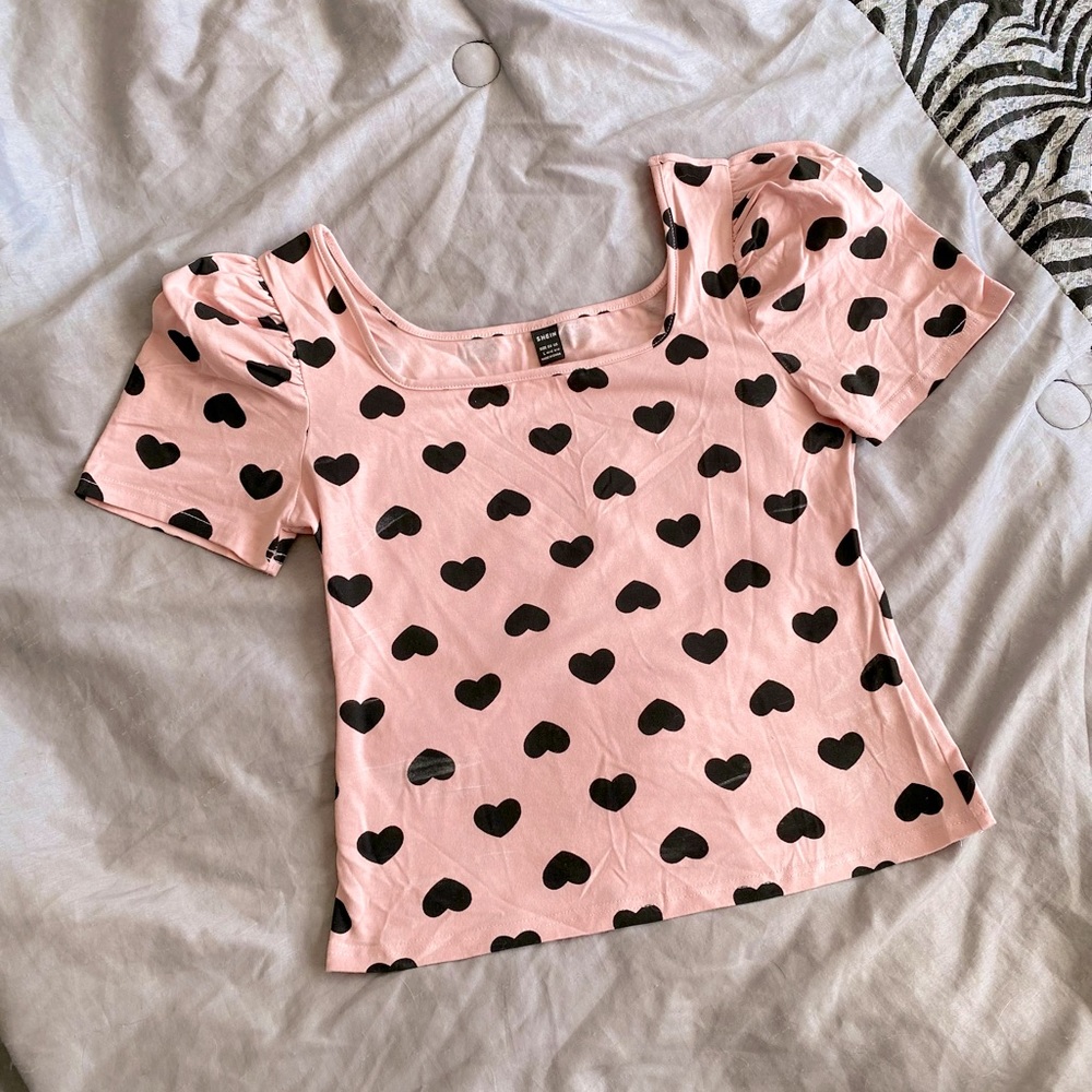 Cute Pink Puff Shoulder Sleeve T-Shirt with Cute Black Hearts